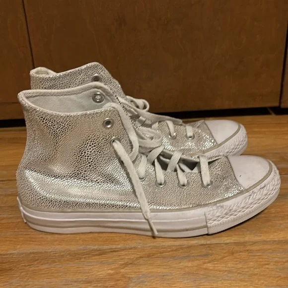 LIKE NEW! Converse Silver High-Top Sneakers - Picture 4 of 9
